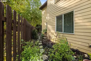 242 SE 29th St, Gresham, OR 97080 - Photo 41