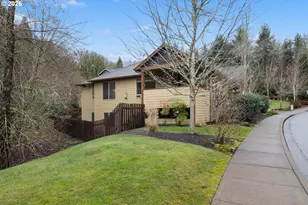 242 SE 29th St, Gresham, OR 97080 - Photo 3