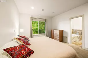 242 SE 29th St, Gresham, OR 97080 - Photo 25