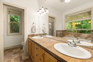 242 SE 29th St, Gresham, OR 97080 - Photo 25