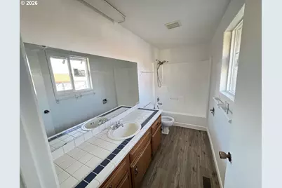 1270 W Hartley Ave, Hermiston, OR 97838 - Photo 9