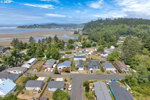 1302 SW 63rd St, Lincoln City, OR 97367 - Photo 7