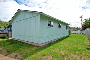 1302 SW 63rd St, Lincoln City, OR 97367 - Photo 27
