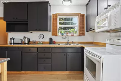 1636 SE 148th Ave, Portland, OR 97233 - Photo 13