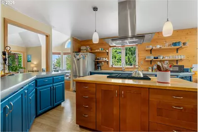 780 St Charles Place Rd, Hood River, OR 97031 - Photo 7