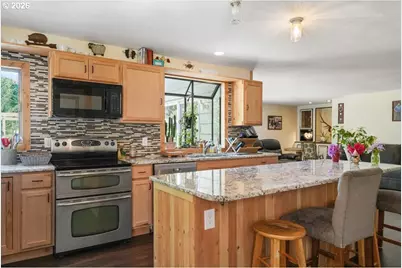 31052 Kenady Ln, Cottage Grove, OR 97424 - Photo 13