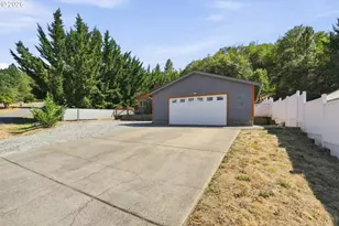 224 Aker Dr, Myrtle Creek, OR 97457 - Photo 37