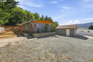 224 Aker Dr, Myrtle Creek, OR 97457 - Photo 35