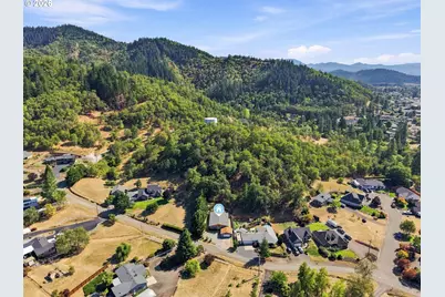 224 Aker Dr, Myrtle Creek, OR 97457 - Photo 45