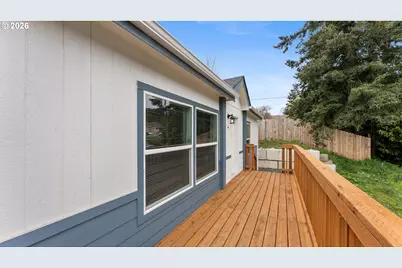 380 E 6th St, Coquille, OR 97423 - Photo 1