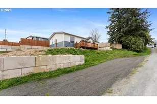 380 E 6th St, Coquille, OR 97423 - Photo 19