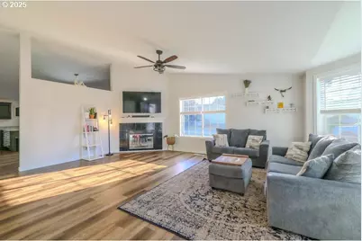 1600 NW 3rd St, Battle Ground, WA 98604 - Photo 3