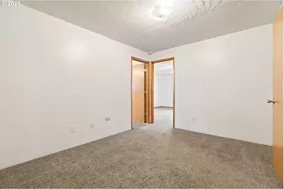 17123 SE Rhone St, Portland, OR 97236 - Photo 17