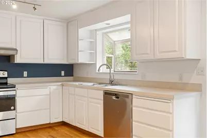 17123 SE Rhone St, Portland, OR 97236 - Photo 11