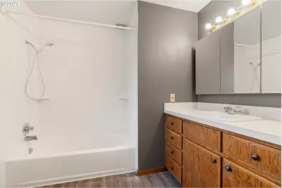 17123 SE Rhone St, Portland, OR 97236 - Photo 23