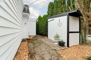 17123 SE Rhone St, Portland, OR 97236 - Photo 43