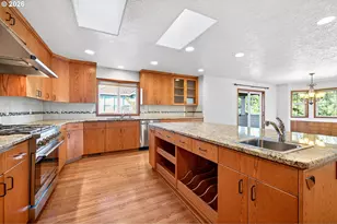 387 NE 15th Ct, Hillsboro, OR 97124 - Photo 7