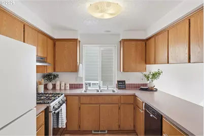 13610 SW Uplands Dr, Portland, OR 97223 - Photo 11