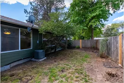 2695 NW Roosevelt Dr, Corvallis, OR 97330 - Photo 43