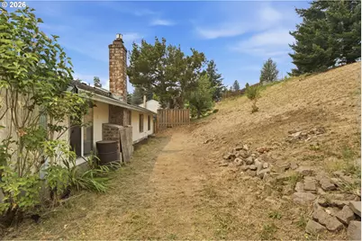 215 SW 22nd St, Troutdale, OR 97060 - Photo 35