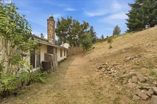 215 SW 22nd St, Troutdale, OR 97060 - Photo 35