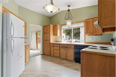 215 SW 22nd St, Troutdale, OR 97060 - Photo 13