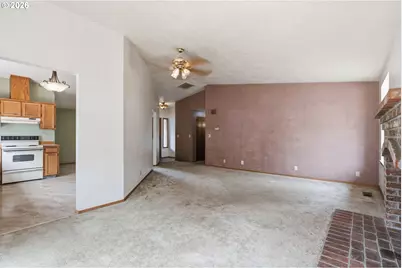 215 SW 22nd St, Troutdale, OR 97060 - Photo 9
