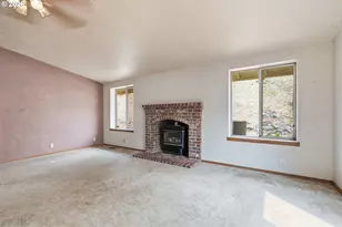 215 SW 22nd St, Troutdale, OR 97060 - Photo 7