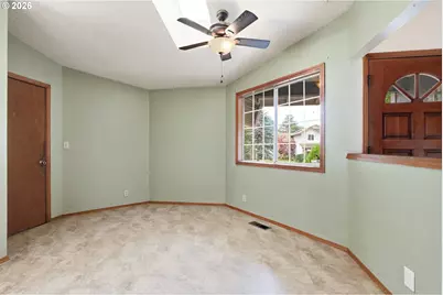 215 SW 22nd St, Troutdale, OR 97060 - Photo 17