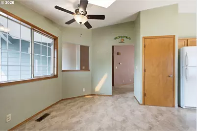 215 SW 22nd St, Troutdale, OR 97060 - Photo 15