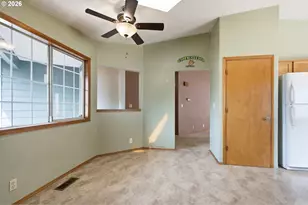 215 SW 22nd St, Troutdale, OR 97060 - Photo 15