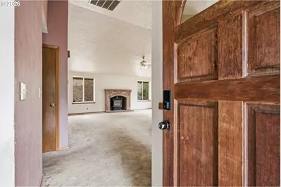 215 SW 22nd St, Troutdale, OR 97060 - Photo 5
