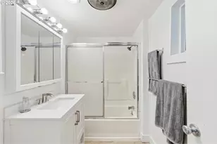 93712 Mallard Ln, North Bend, OR 97459 - Photo 19