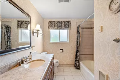 415 Bodine Rd, Kelso, WA 98626 - Photo 13