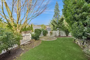 135 Middlecrest Rd, Lake Oswego, OR 97034 - Photo 35