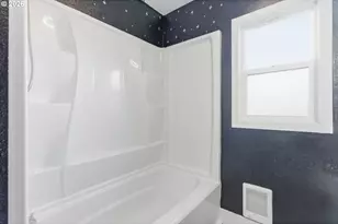 16484 Front Ave, Oregon City, OR 97045 - Photo 19