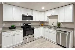 627 NW 6th Ct, McMinnville, OR 97128 - Photo 3