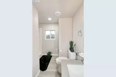 627 NW 6th Ct, McMinnville, OR 97128 - Photo 15