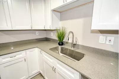 627 NW 6th Ct, McMinnville, OR 97128 - Photo 7