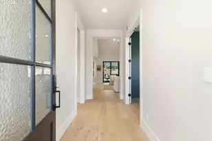 4515 SW 59th Ave, Portland, OR 97221 - Photo 3