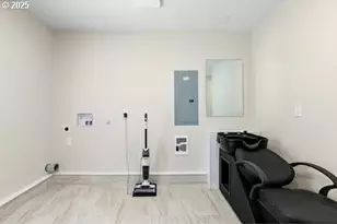 2065 Providence St, Eugene, OR 97401 - Photo 23