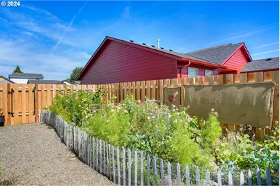 451 SW Rose Ave, Dallas, OR 97338 - Photo 29
