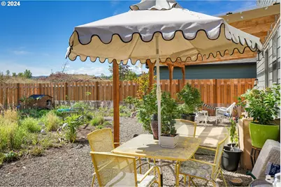 451 SW Rose Ave, Dallas, OR 97338 - Photo 33
