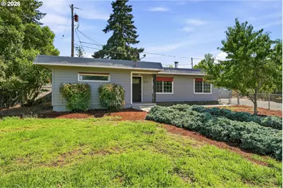 425 W Elm St, Roseburg, OR 97471 - Photo 3