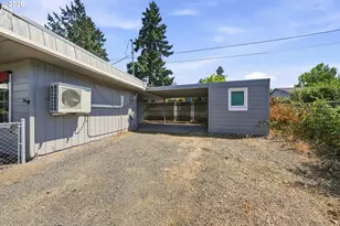 425 W Elm St, Roseburg, OR 97471 - Photo 27
