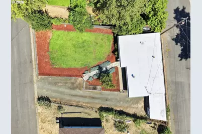 425 W Elm St, Roseburg, OR 97471 - Photo 31
