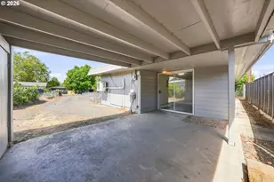 425 W Elm St, Roseburg, OR 97471 - Photo 29