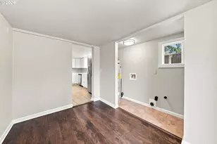 425 W Elm St, Roseburg, OR 97471 - Photo 17