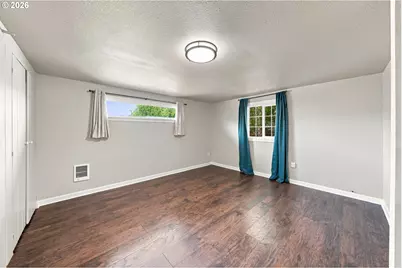 425 W Elm St, Roseburg, OR 97471 - Photo 21