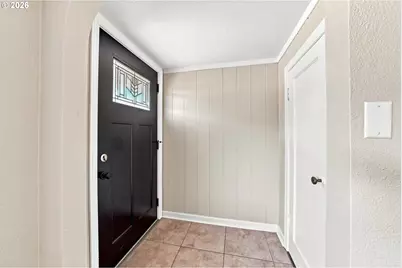 425 W Elm St, Roseburg, OR 97471 - Photo 7